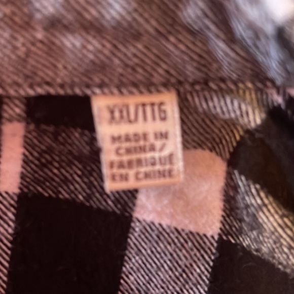 100% Cotton flannel shirt. Black and white. - Picture 7 of 9